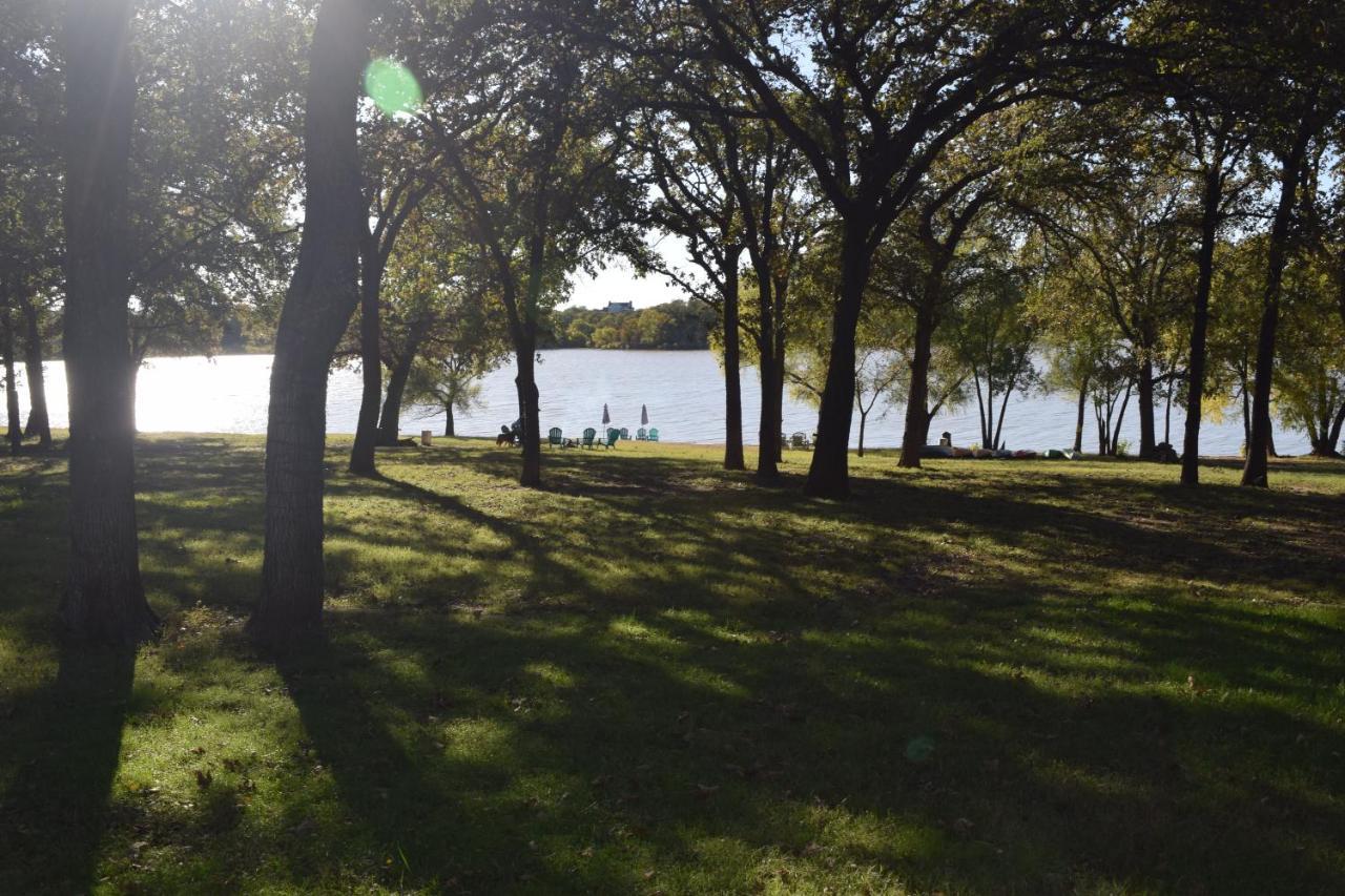 Lake Front Cottage Little Elm Exterior photo